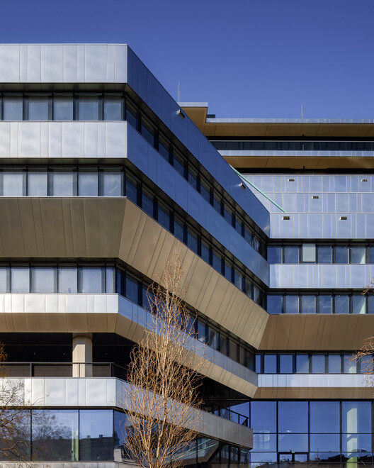 阿尔桑·弗朗西斯区车站办公综合体 / Delugan Meissl Associated Architects + Josef Weichenberger Architects - 建筑图, 表皮, 玻璃