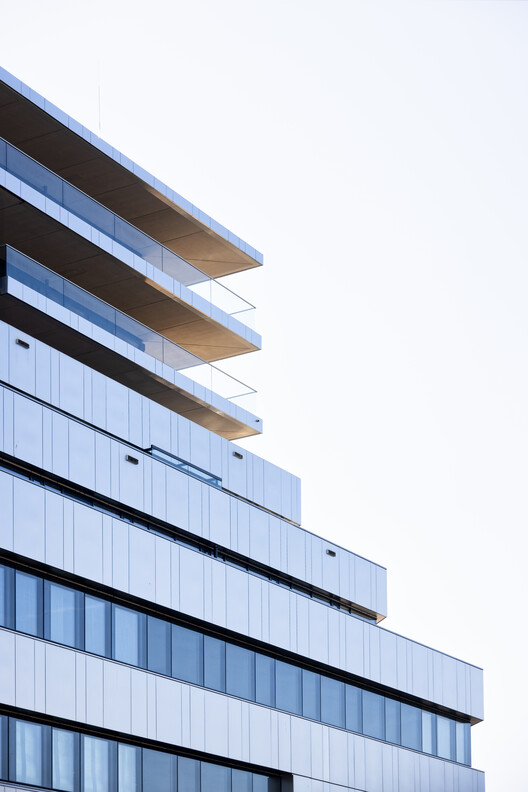 阿尔桑·弗朗西斯区车站办公综合体 / Delugan Meissl Associated Architects + Josef Weichenberger Architects - 18 的图像 45