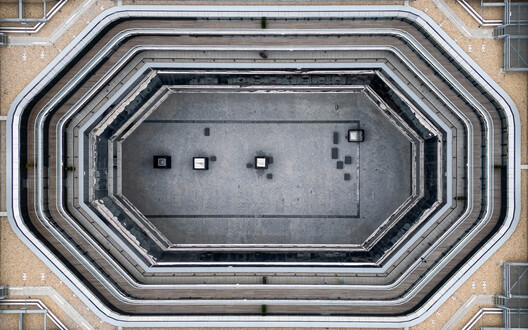 阿尔桑·弗朗西斯区车站办公综合体 / Delugan Meissl Associated Architects + Josef Weichenberger Architects - 21 的图像 45