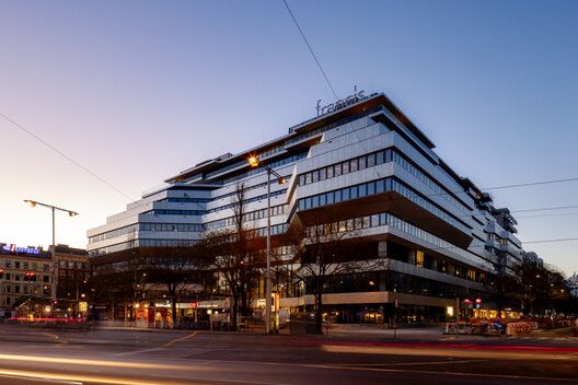 阿尔桑·弗朗西斯区车站办公综合体 / Delugan Meissl Associated Architects + Josef Weichenberger Architects - 建筑图