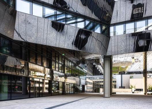 阿尔桑·弗朗西斯区车站办公综合体 / Delugan Meissl Associated Architects + Josef Weichenberger Architects - 8 的图像 45