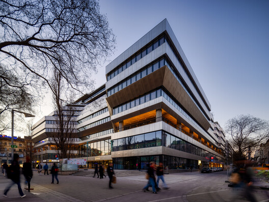 阿尔桑·弗朗西斯区车站办公综合体 / Delugan Meissl Associated Architects + Josef Weichenberger Architects - 建筑图, 表皮