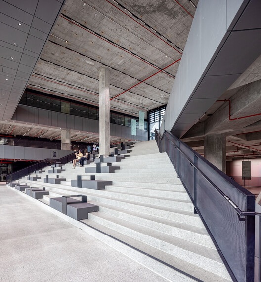 阿尔桑·弗朗西斯区车站办公综合体 / Delugan Meissl Associated Architects + Josef Weichenberger Architects - 12 的图像 45