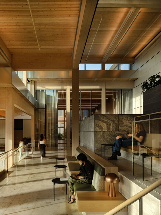 Centro Estudiantil Bloomberg / BIG + Rockwell Group + Michael Van Valkenburgh Associates - Fotografía interior, Cocina, Madera, Iluminación, Vidrio