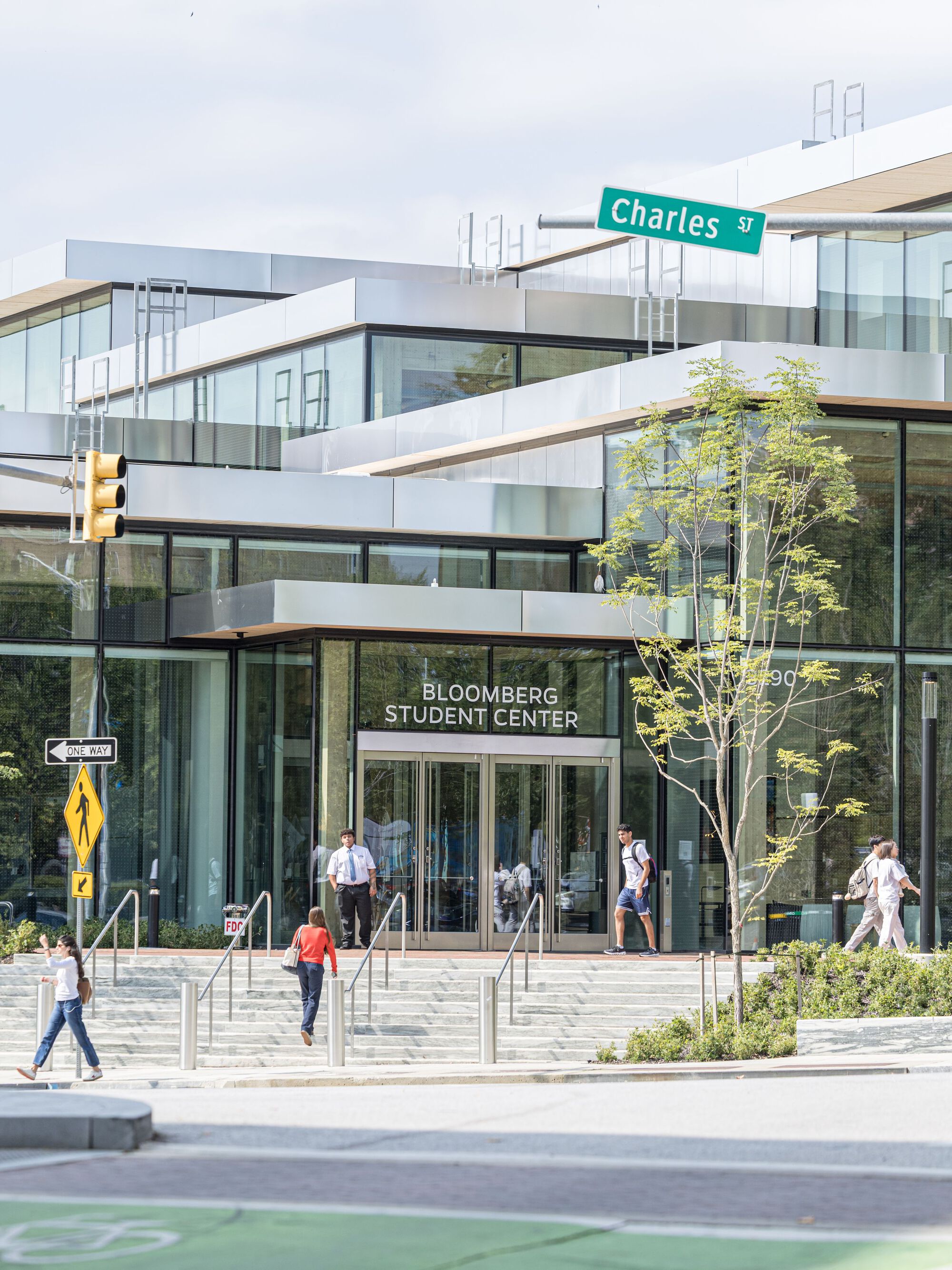 Galería de Centro Estudiantil Bloomberg / BIG + Rockwell Group ...