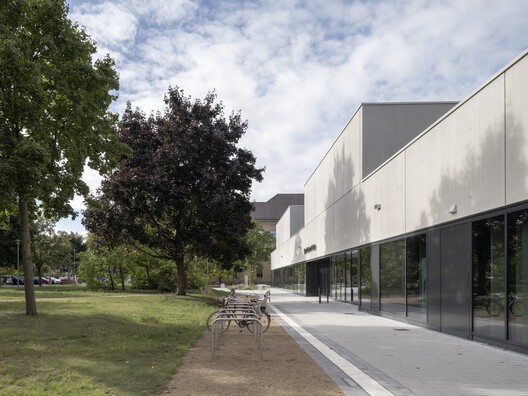 Sportbad am Rabet Modular Swimming Facility / gmp Architects - Exterior Photography, Concrete