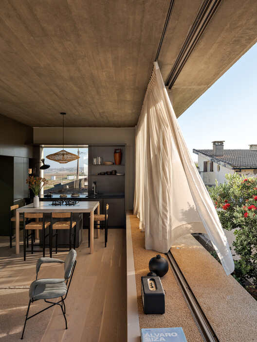 Casa Lavra  / WER Studio - Fotografía interior, Cocina, Madera, Sillas, Iluminación, Mesas