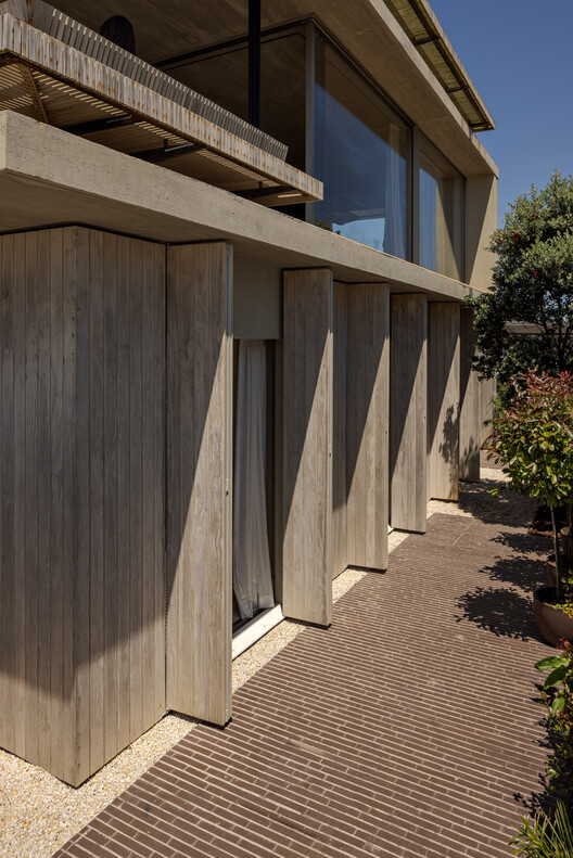 Casa Lavra / WER Studio - fotografía exterior, hormigón, columnas, balcón