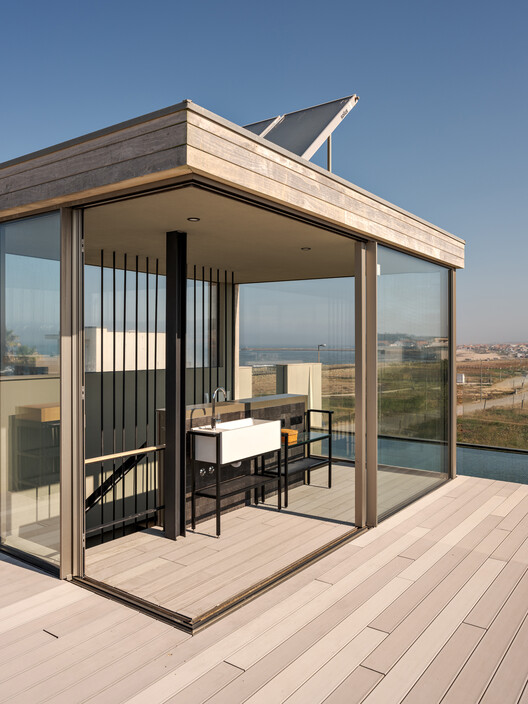 Casa Lavra / WER Studio - fotografía exterior, madera, terraza, balcón, vigas fijas, terraza