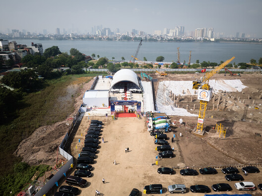 Renzo Piano Building Workshop Designs Curved Concrete Opera Hall Rising from Hanoi’s West Lake - Image 2 of 11