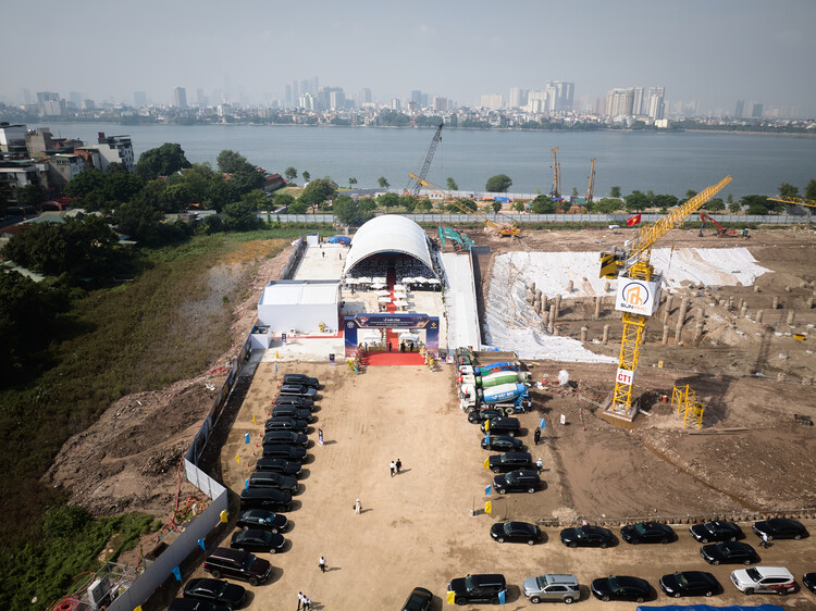Renzo Piano Building Workshop Designs Curved Concrete Opera Hall Rising from Hanoi’s West Lake - Image 2 of 11