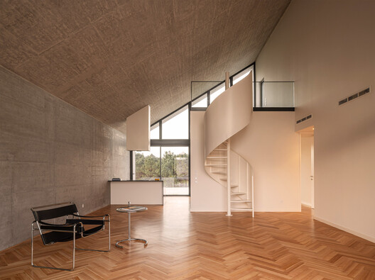 La Casa de Espinheira / Partner4Build - Fotografía interior, Madera, Iluminación, Sillas, Escaleras