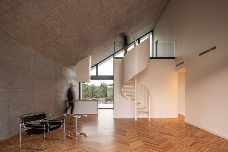 La Casa de Espinheira / Partner4Build - Fotografía de interiores, cocina, madera, iluminación, sillas, escaleras