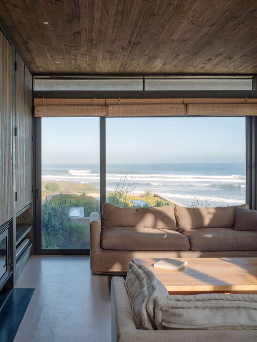 Casa por primera vez / Stanaćev Granados - fotografía interior, salón, madera