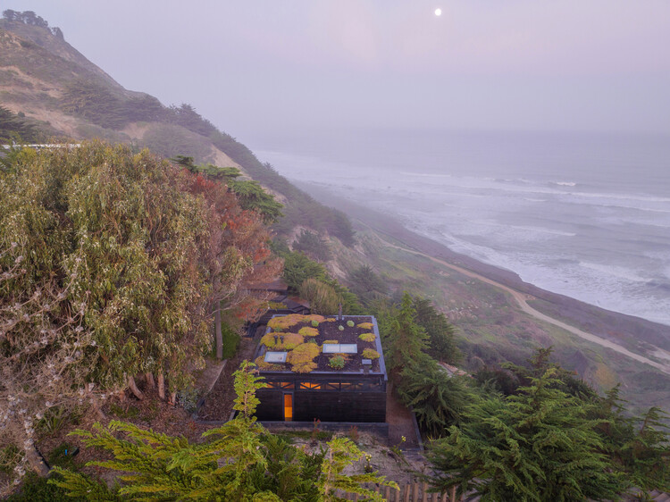 Pabellón Galeo/Stanaćev Granados - Imagen 1 de 23