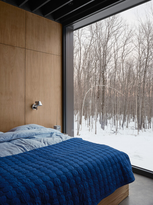 Spinone House / Jérôme Lapierre Architecte - Interior Photography, Bedroom, Bed, Wood