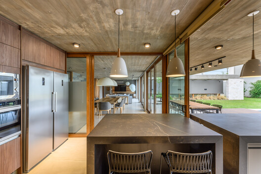 Casa G / Karlen + Clemente - Fotografía interior, Cocina, Madera, Encimera, Sillas, Fijación Vigas