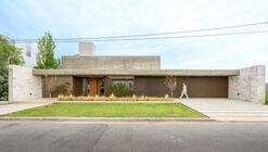 Casa G / Karlen + Clemente