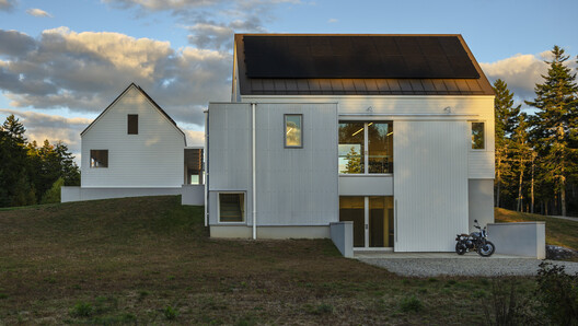 Studio-Workshop on a Hill / ElliottArchitects