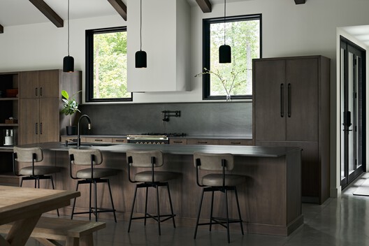 Baw Beese House / Disbrow Iannuzzi Baw Beese House / Disbrow Iannuzzi - Interior Photography, Kitchen, Wood, Countertop, Chair, Lighting, Table, Glass
