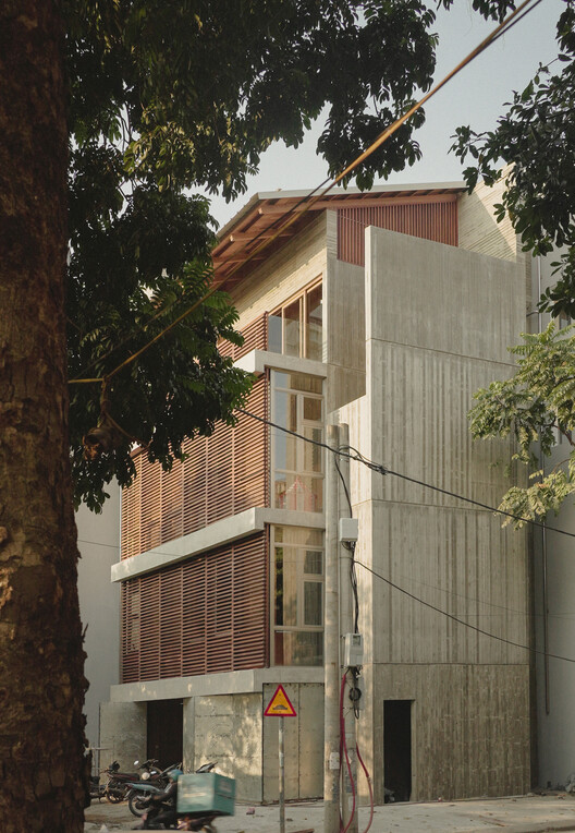 Vertical Tube House - Kam and Ly House / HGAA + Jien Jun + naïve practice + Taewon Park
