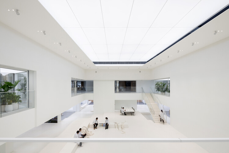 羊绒技术中心 / waa 未觉建筑 - 室内图, 玻璃