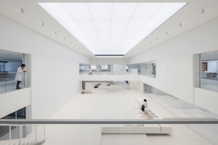 羊绒技术中心 / waa 未觉建筑 - 玻璃