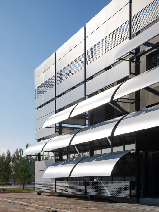 羊绒技术中心 / waa 未觉建筑 - 建筑图, 玻璃