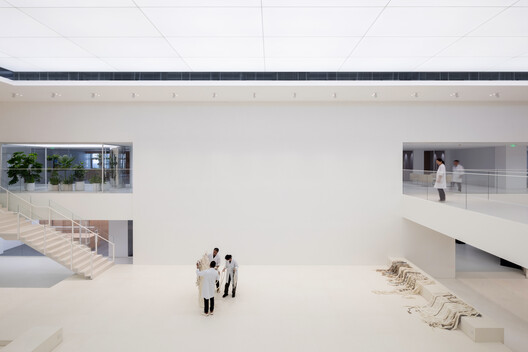 羊绒技术中心 / waa 未觉建筑 - 室内图, 玻璃