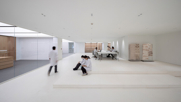 羊绒技术中心 / waa 未觉建筑 - 室内图, 玻璃