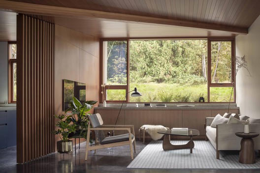 French Creek Workshops House / Wittman Estes - Interior Photography, Wood, Table, Chair