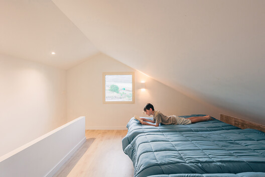 House in Los Llanos / Pepa Diaz Arquitecta - Interior Photography, Bedroom, Wood, Lighting, Bed