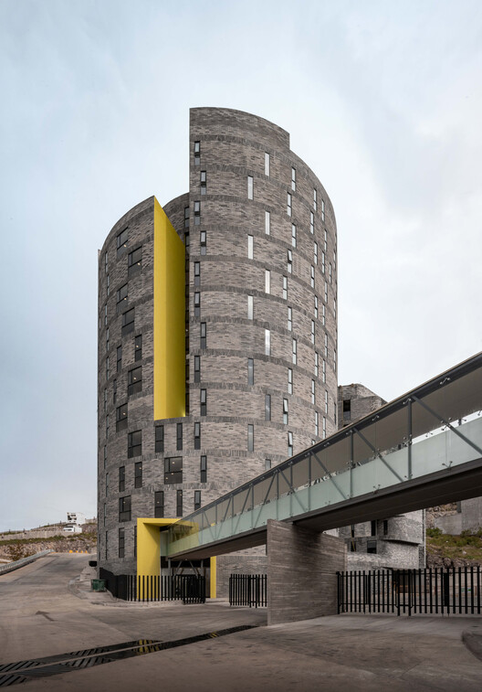 Torre Médica BonaDea / Juan Pablo Soto Arquitectos - Imagen 18 de 20