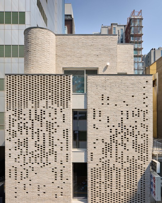 Cracker / NOMAL - Exterior Photography