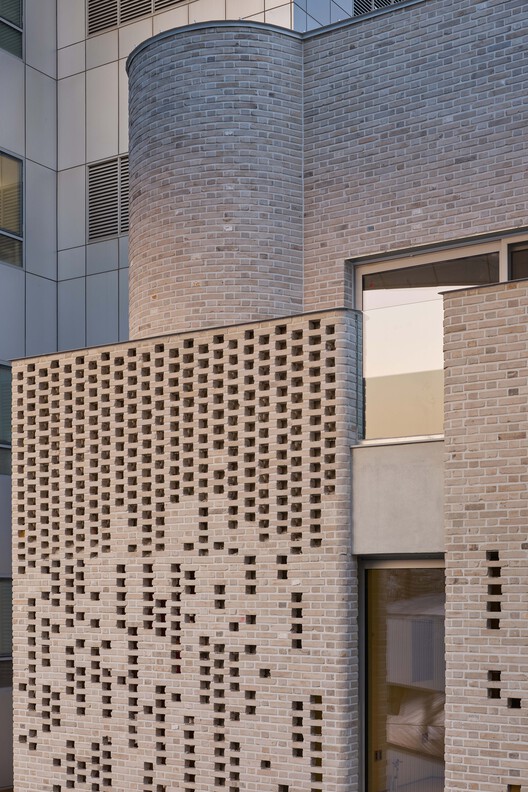 Cracker / NOMAL - Exterior Photography