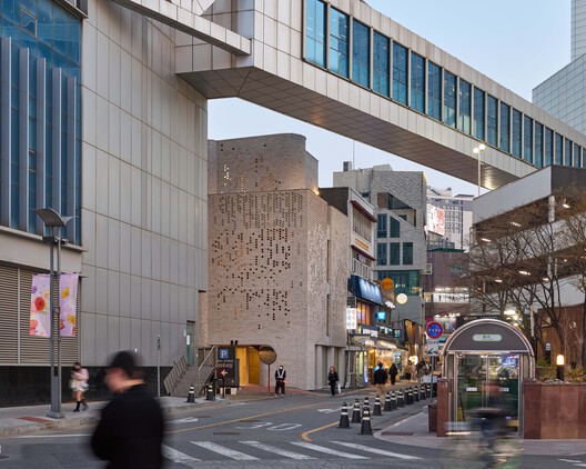 Cracker / NOMAL - Exterior Photography