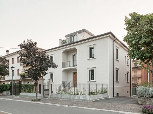 Palazzo Vittoria Building Renovation / CLAB Architettura Palazzo Vittoria Building Renovation / CLAB Architettura - Exterior Photography, Windows, Facade, Door, Balcony