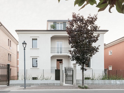 Palazzo Vittoria Building Renovation / CLAB Architettura Palazzo Vittoria Building Renovation / CLAB Architettura - Exterior Photography, Facade, Door, Balcony