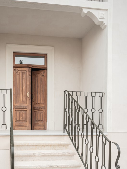 Palazzo Vittoria Building Renovation / CLAB Architettura Palazzo Vittoria Building Renovation / CLAB Architettura - Interior Photography, Wood, Door, Stairs, Handrail