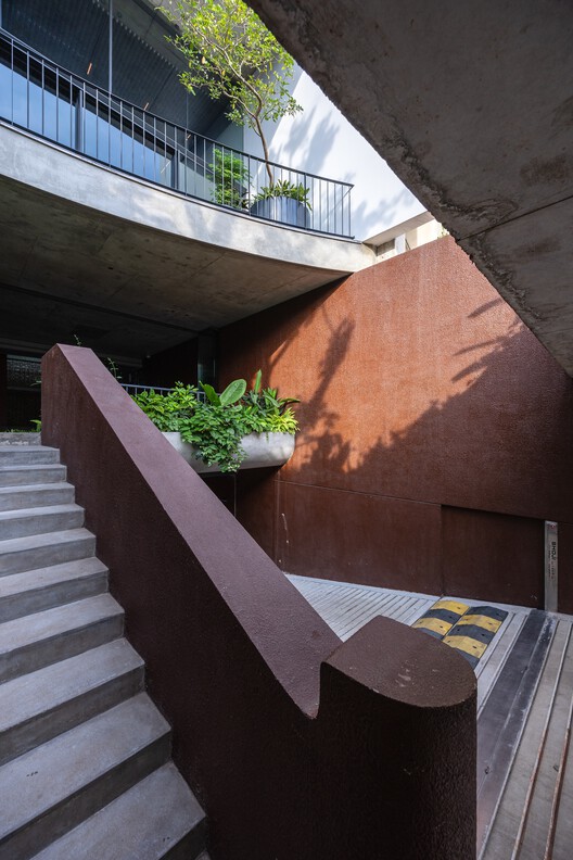 HN08 House / TNT Architecture - Interior Photography, Stairs, Concrete, Handrail, Balcony