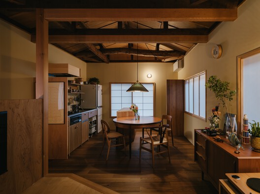 House in Akashi / Akio Isshiki Architects - Interior Photography, Dining room, Wood, Lighting, Table, Chair