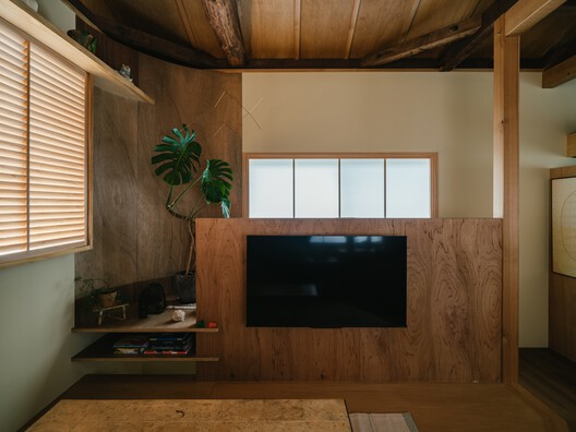 House in Akashi / Akio Isshiki Architects - Interior Photography, Wood, Lighting