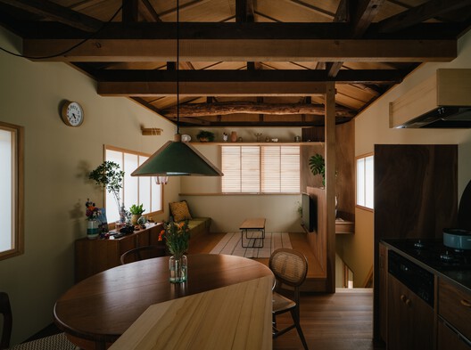 House in Akashi / Akio Isshiki Architects - Interior Photography, Wood, Lighting, Chair