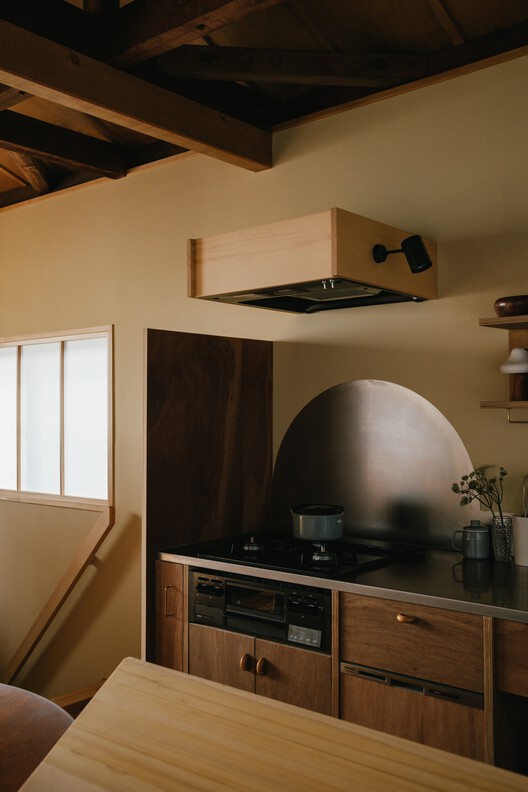 House in Akashi / Akio Isshiki Architects - Interior Photography, Kitchen, Wood, Lighting, Countertop