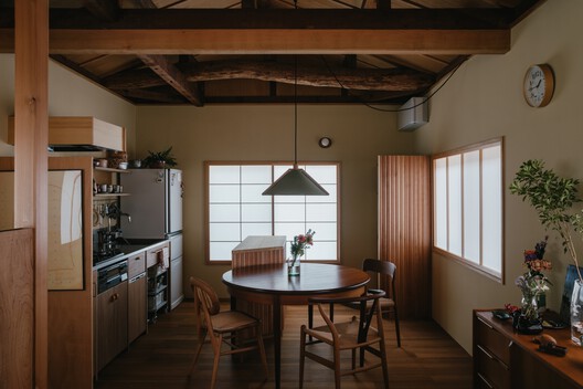 House in Akashi / Akio Isshiki Architects - Interior Photography, Kitchen, Wood, Lighting, Table, Chair, Glass, Countertop