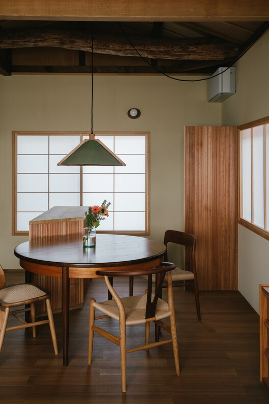 House in Akashi / Akio Isshiki Architects - Interior Photography, Dining room, Wood, Lighting, Table, Glass