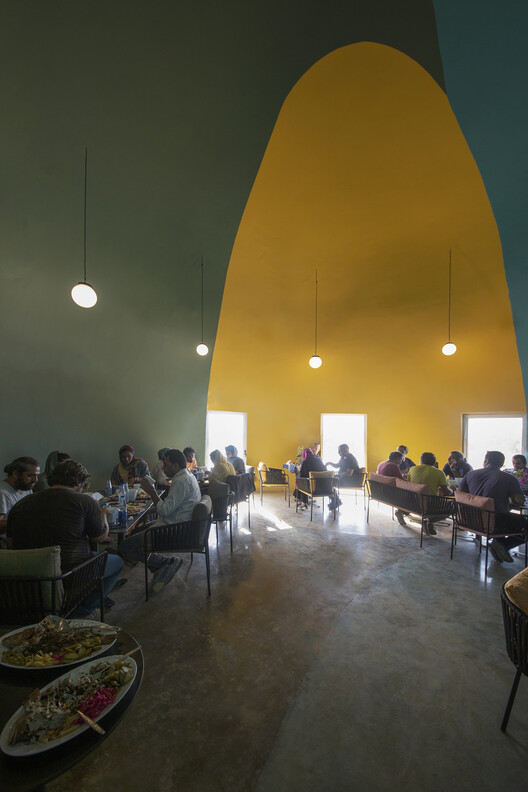 Beyond Disaster Relief: The Evolution of Super-Adobe Into Permanent Structures in Hormuz, Iran - Image 7 of 9