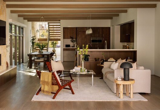 Ramos Residence / Venn Studio Ramos Residence / Venn Studio - Interior Photography, Wood, Table, Sofa, Chair, Lighting