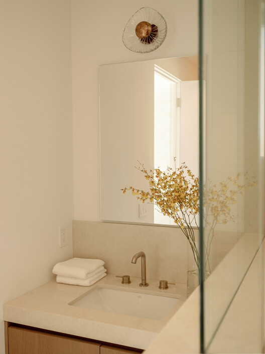 Ramos Residence / Venn Studio Ramos Residence / Venn Studio - Interior Photography, Bathroom, Sink, Lighting, Countertop, Glass