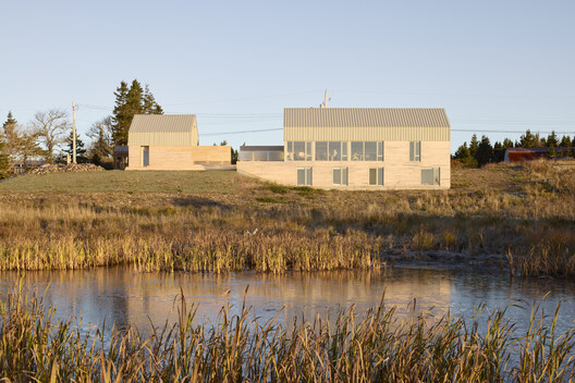 Lawrencetown House / Bishop McDowell